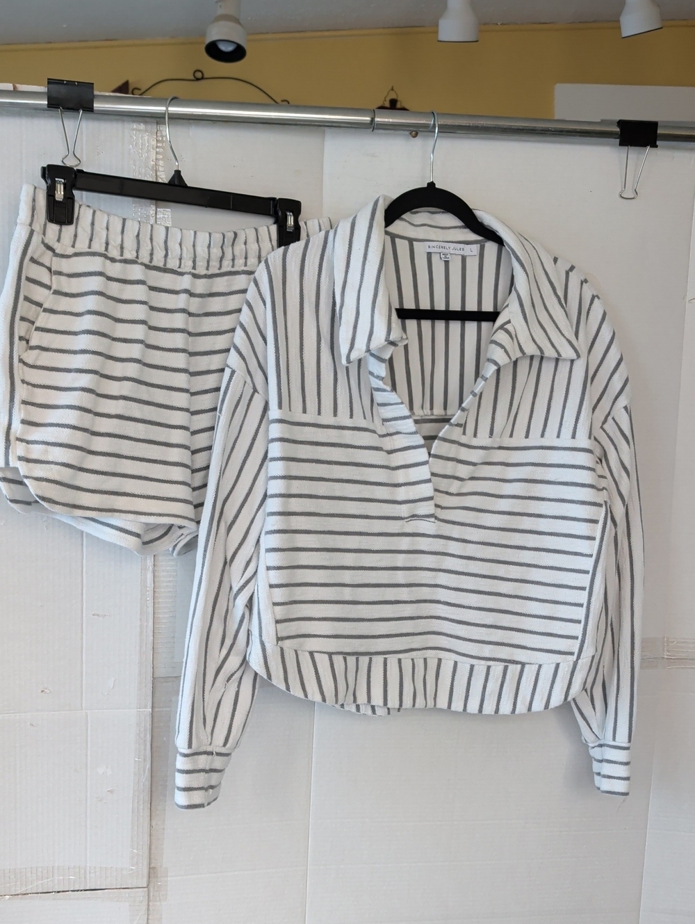 Sincerely Jules White & Gray Striped Lounge Set SZ Large Cropped Cozy Soft Comfy